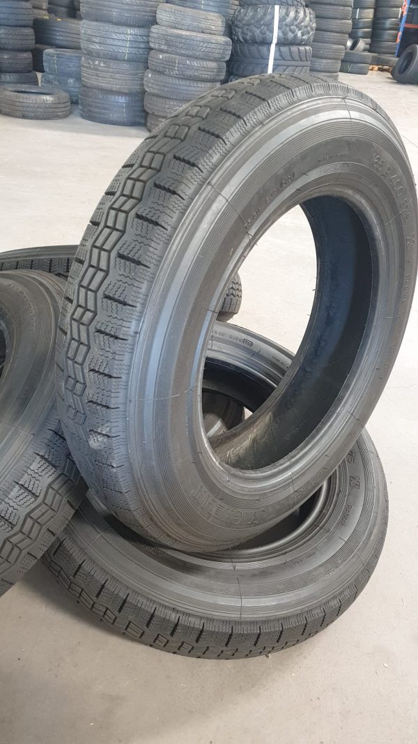 3965 – Pneus 165R400 Michelin X para Oldtimer